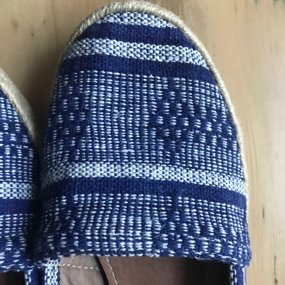 Kaanas 37 blue and white textile espadrille